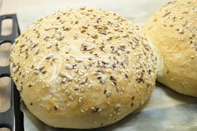 Домашний хлеб в духовке с зерновой корочкой