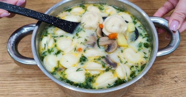 Сырный суп с пельменями: элементарный рецепт