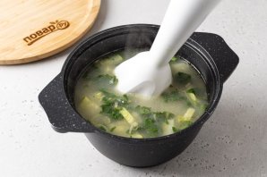 Кабачковый суп с луком-пореем