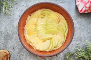 Альмойшавена с яблоками